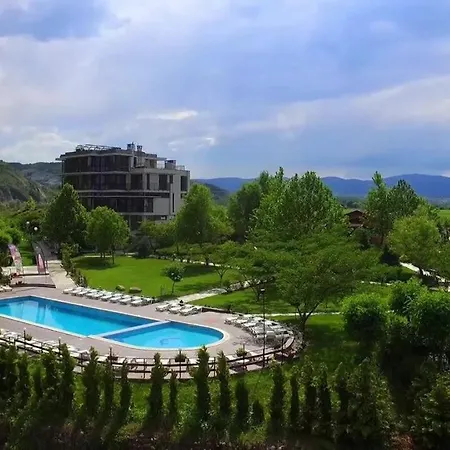 منتجع Complex Perpera